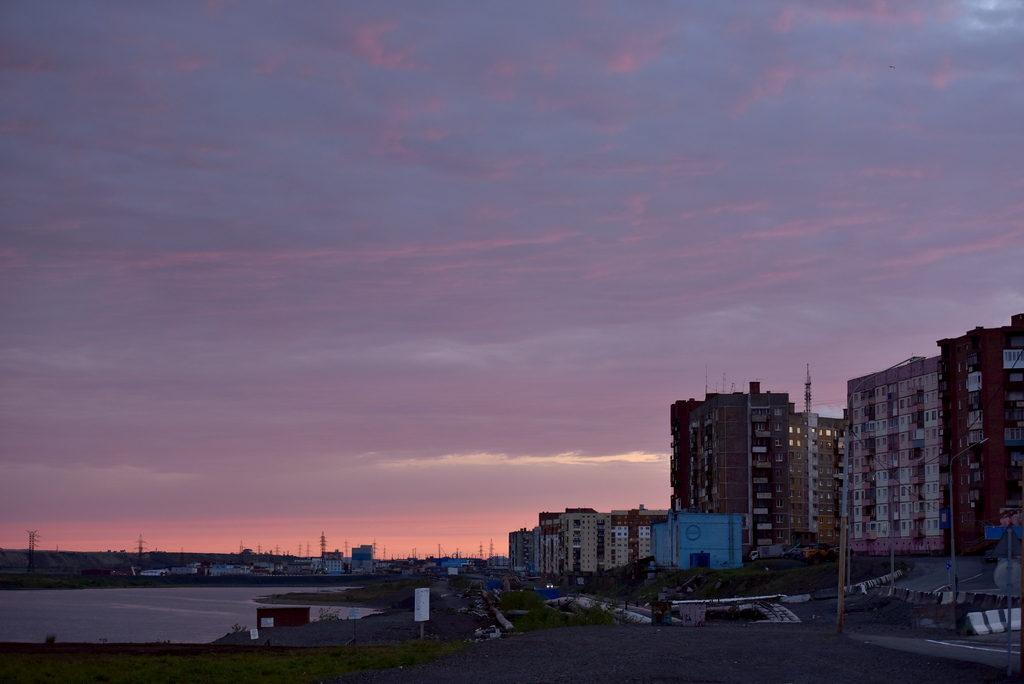 Полярный день в норильске 2024. Белые ночи в Норильске. Полярный день в Норильске. Норильск ночью. Рассвет Норильск.